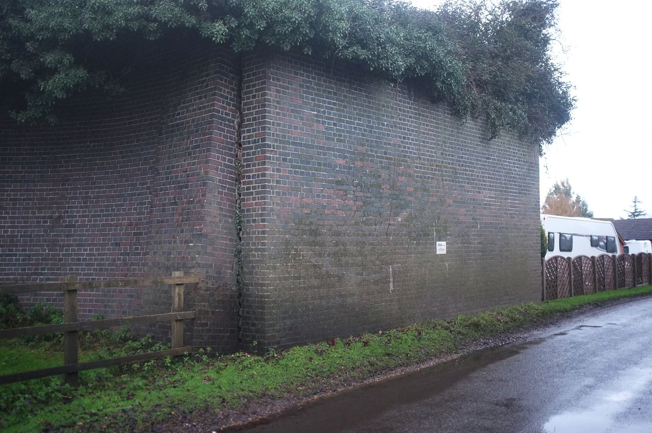 A more detailed view of one of the abutments of MMR/2333