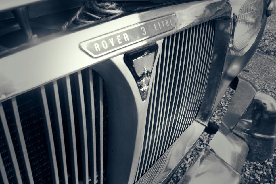 Rover P5 grille and 'Three Litre' badge