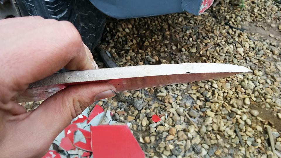 A near-centimeter-thick block of filler