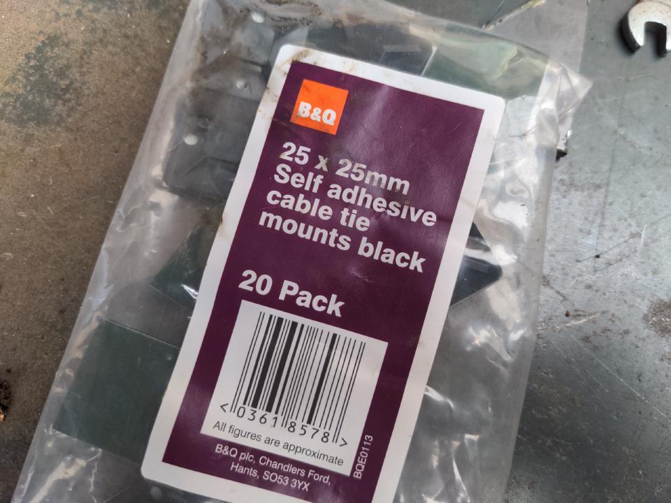 A packet of B&Q cable tie mounts