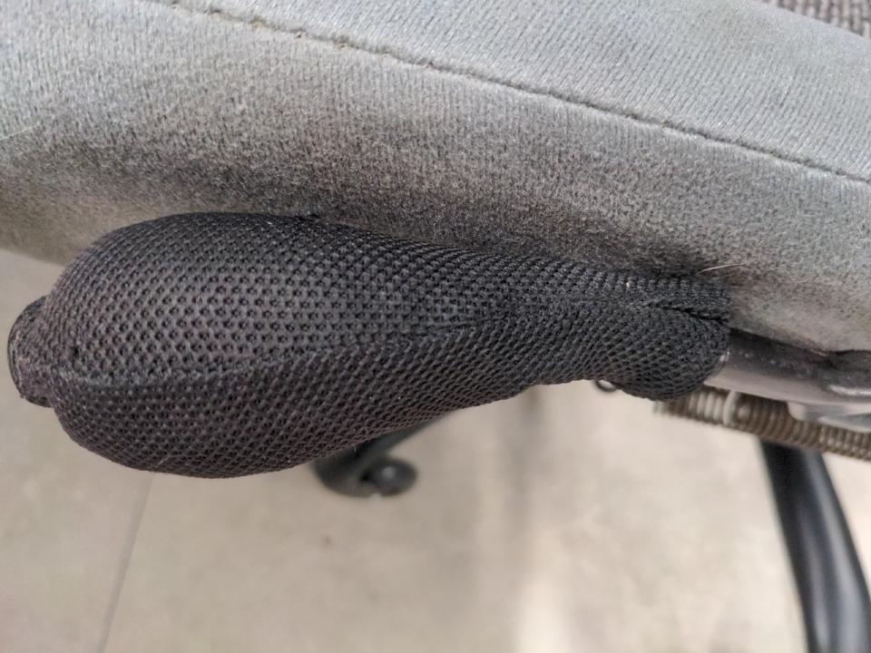 A squeezy thing which is designed to inflate the rear cushion of the Supra seat.